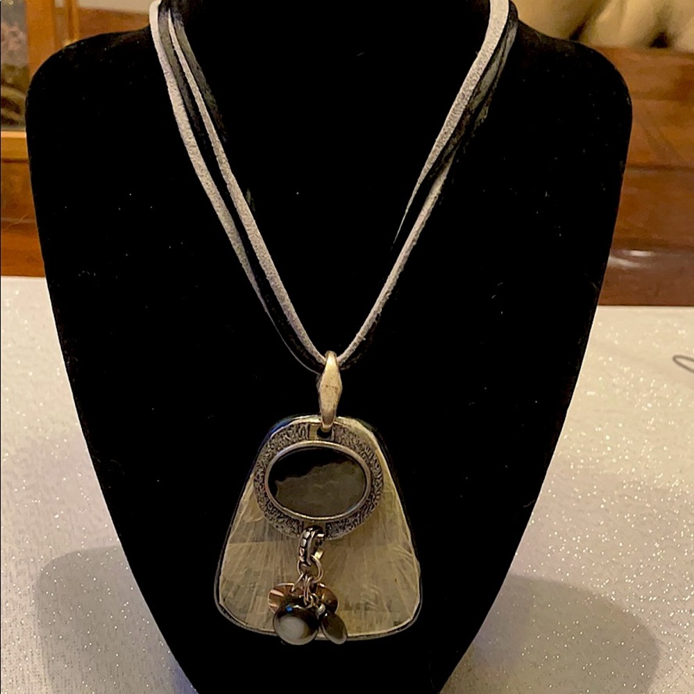 Chico’s pendant necklace